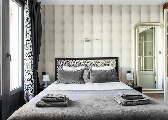 Hall 2 בית אירוח